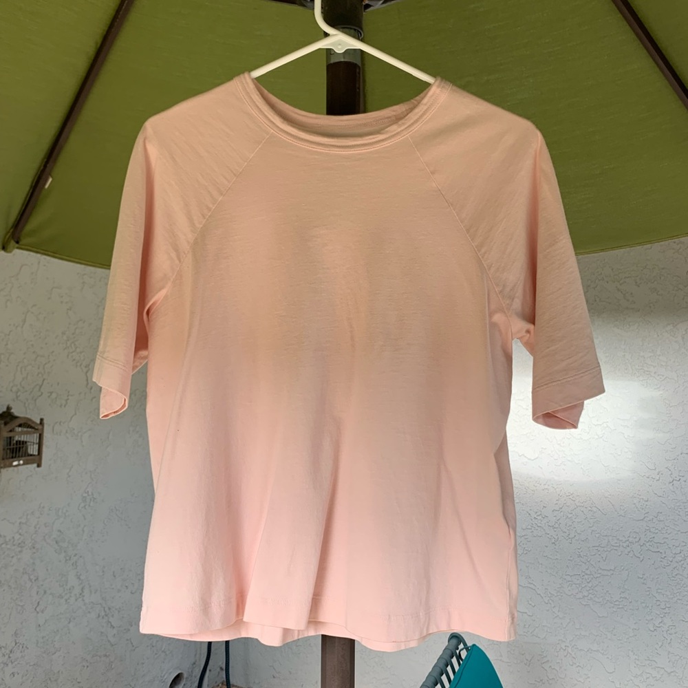Pink Everlane tee!